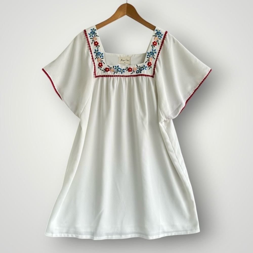 🎉5 for $45🎉 Morgan Claire dress size M embroidered